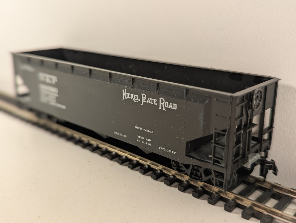 Athearn HO Gauge Nickel Plate Road 3-Bay Hopper Wagon