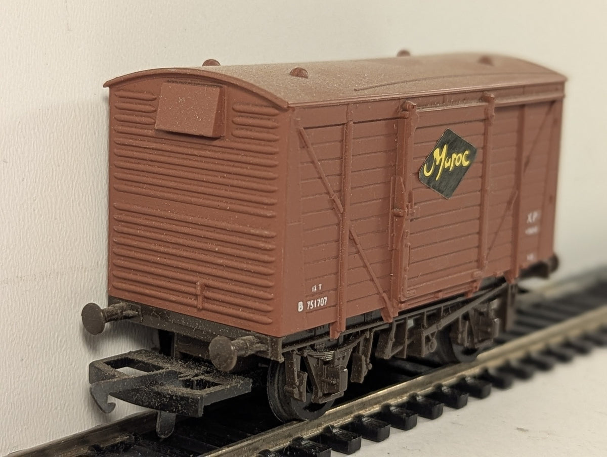 Airfix OO Gauge 12T Ventilated Van 'Muroc' Goods Wagon B751707