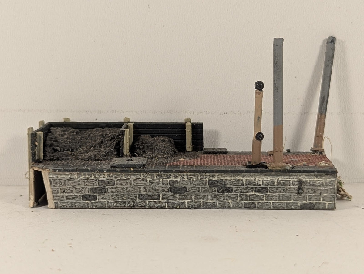 Kit-built OO Gauge Canal Coaling Wharf with Water Crane Scenic & Buildings