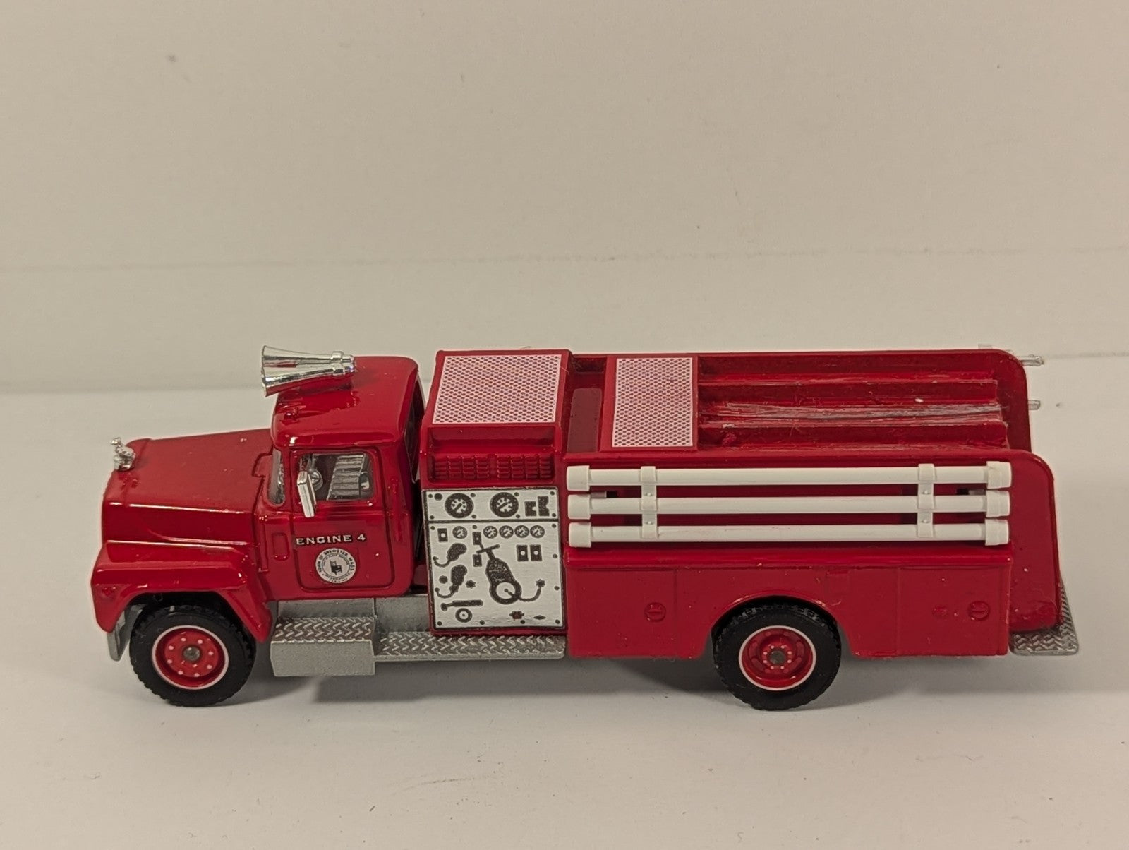Solido 3106 Mack R 600 Brewster Fire Department Engine 4