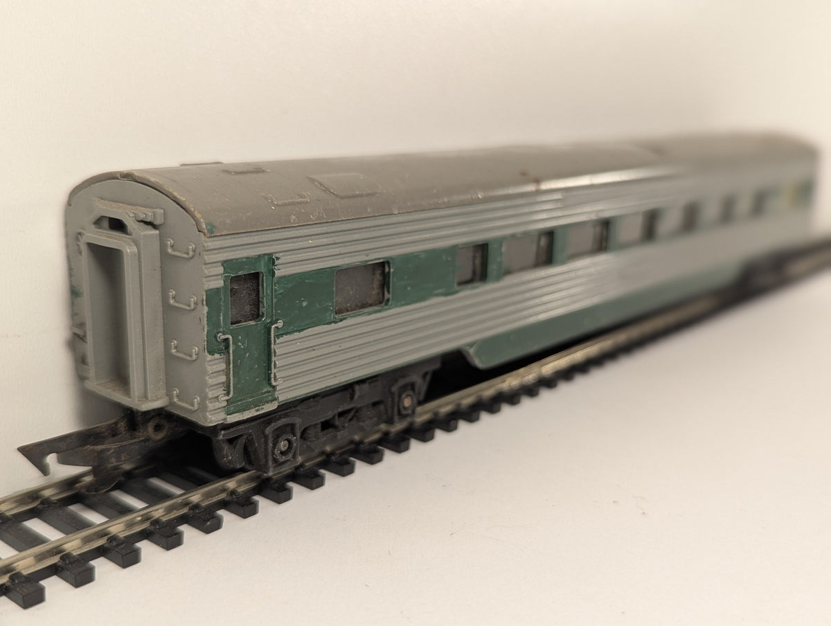 Tri-ang OO Gauge Transcontinental Passenger Coach Silver R.24/25