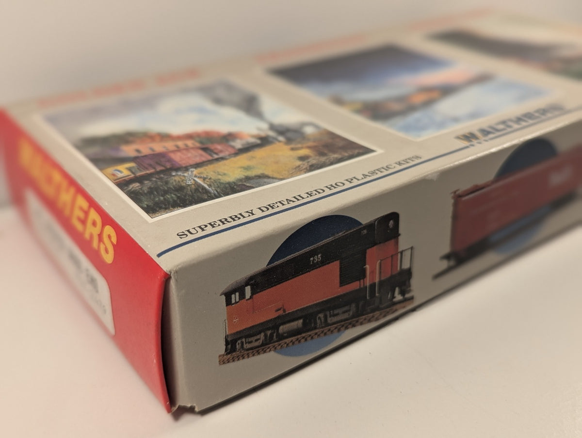 Walthers HO Carnation Milk Reefer Freight Car Kit