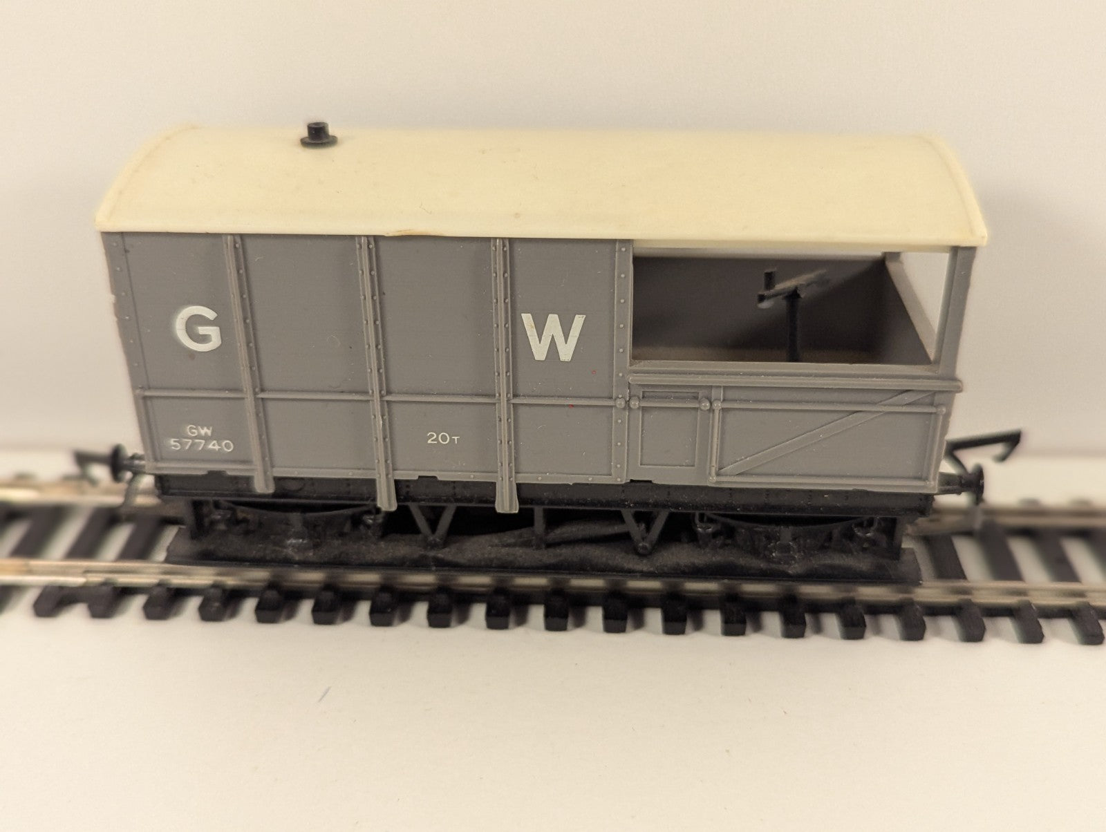Hornby R124 GWR Brake Van – OO Gauge
