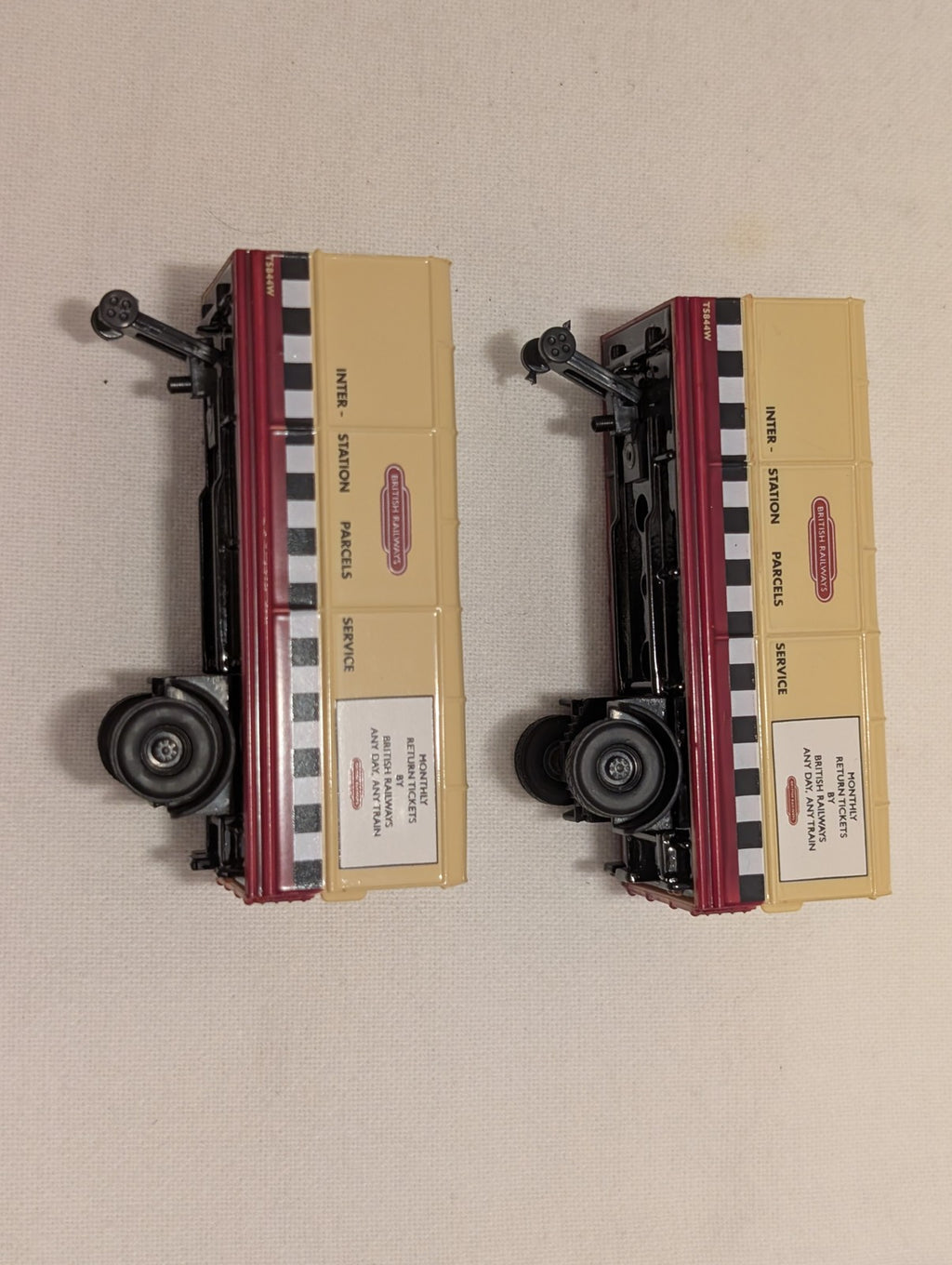 OO Gauge Scammell Articulated Parcels Trailers Die-cast Trailer Pair T5844W