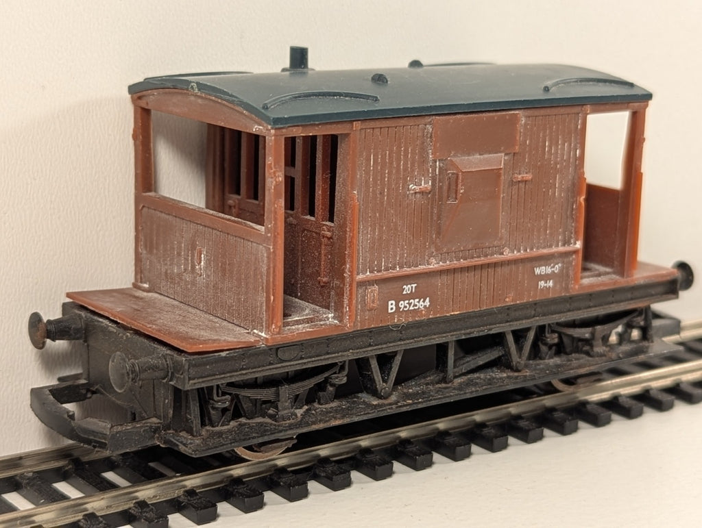 Hornby R109 BR 20 Ton Brake Van B952564 – OO Gauge – Missing Coupling Hook