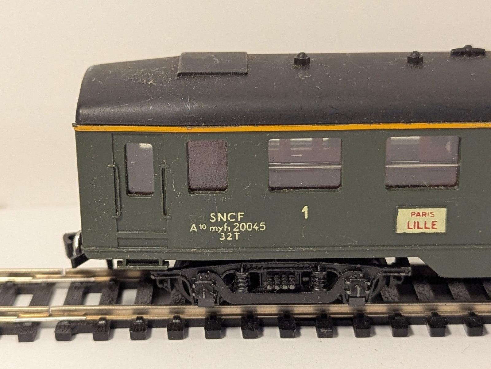 Hornby-Acho HO Gauge French SNCF Green Passenger Coach
