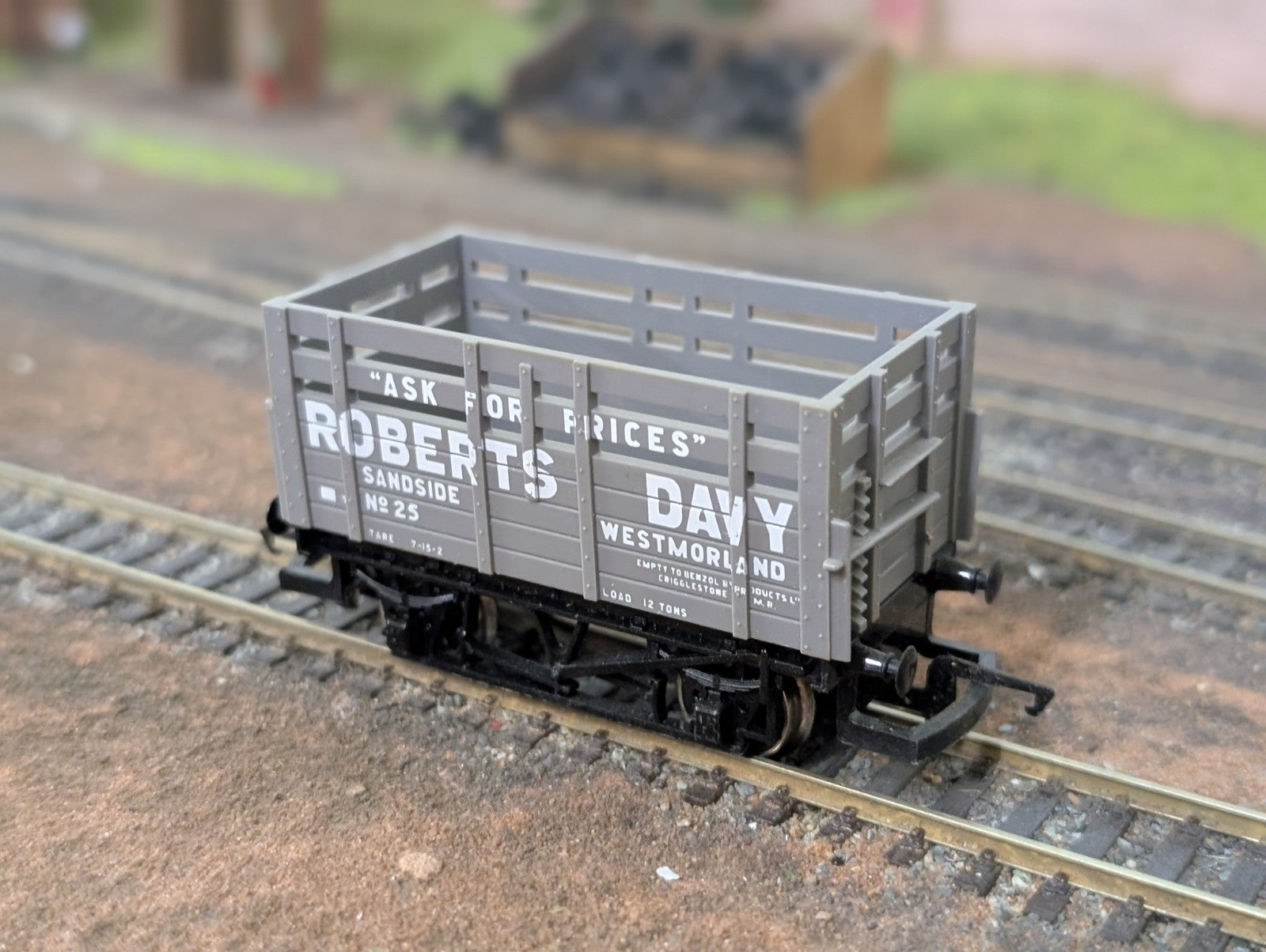 Hornby R.719 “Roberts Davy” Coke Wagon