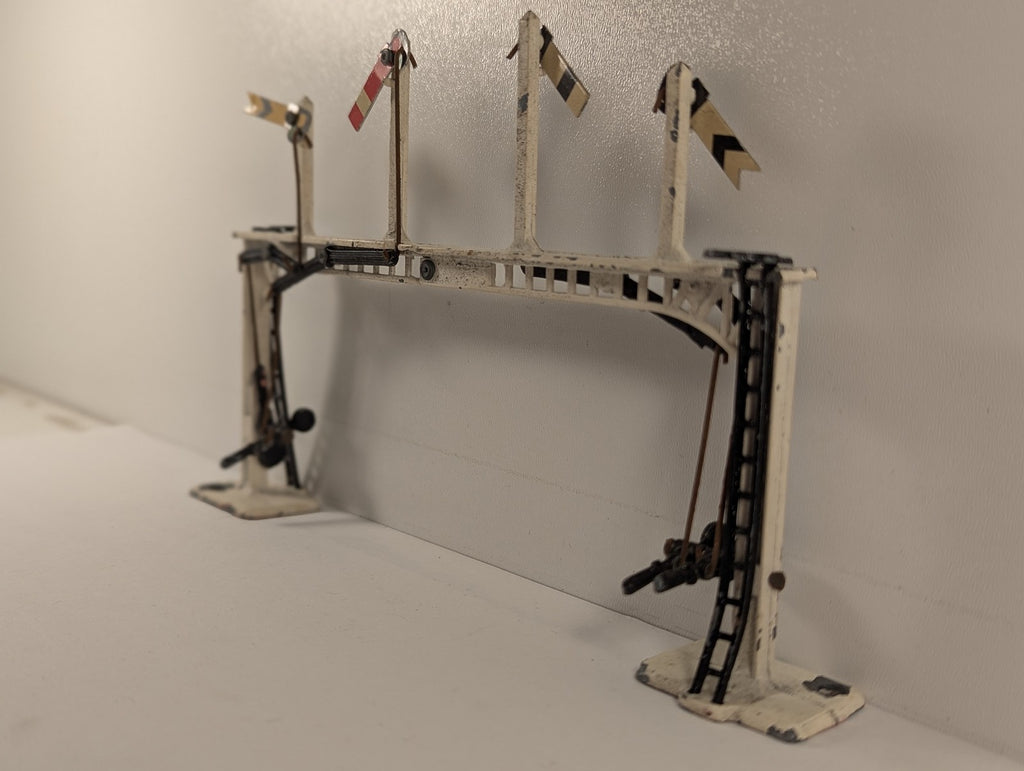 Crescent Toys O Gauge 4-Arm Signal Gantry Lineside Accessory White