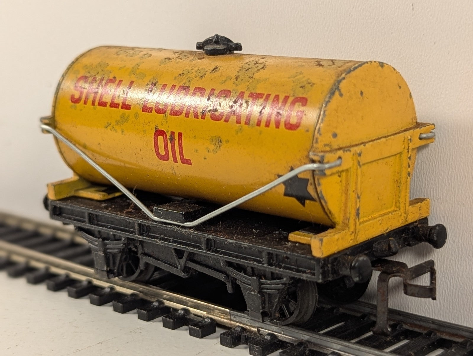 Hornby Dublo OO Gauge Shell Lubricating Oil Tank Wagon