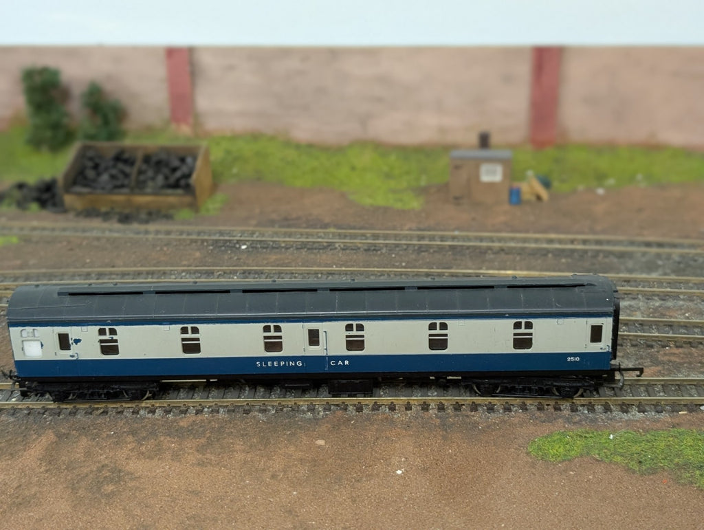 Tri-ang R339 Mk1 Second Class Sleeping Car 2510 (BR Blue & Grey)