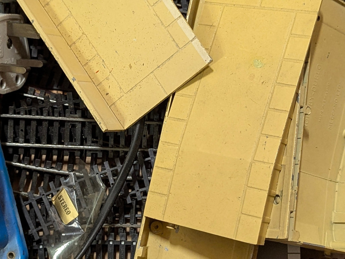 Mixed OO Gauge Spare Parts