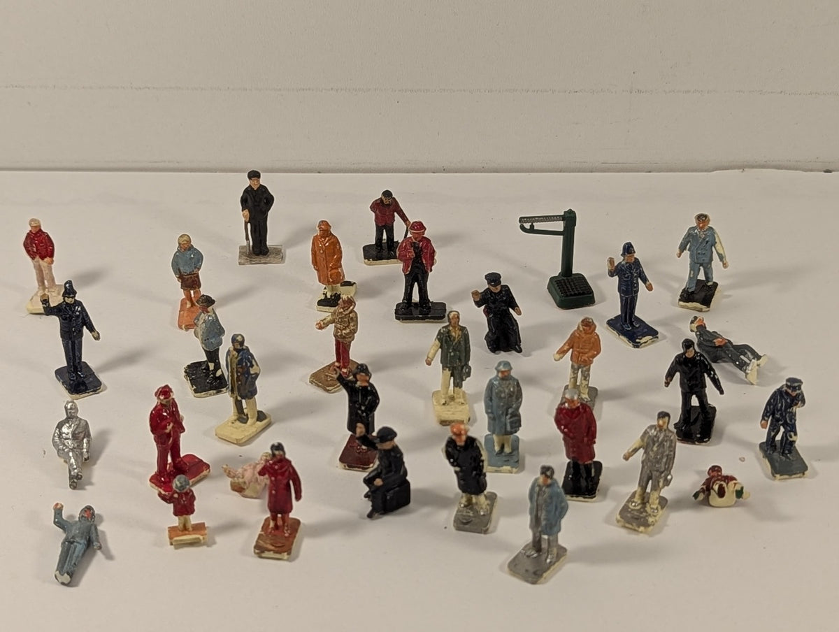 OO Gauge Assorted Painted Figures