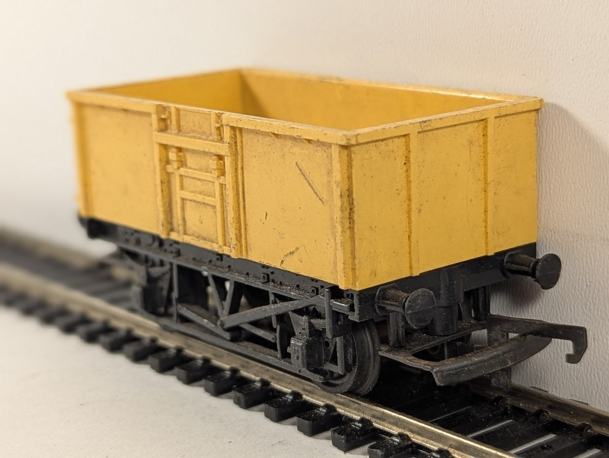Tri-ang OO Gauge 7-Plank Open Wagon Goods Wagon Yellow