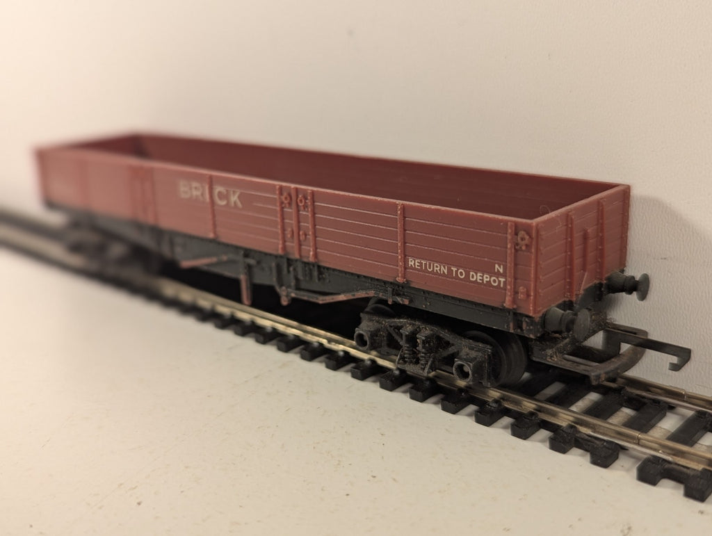 Tri-ang OO Gauge 50 Ton Bogie Brick Wagon Goods Wagon E451004 BR