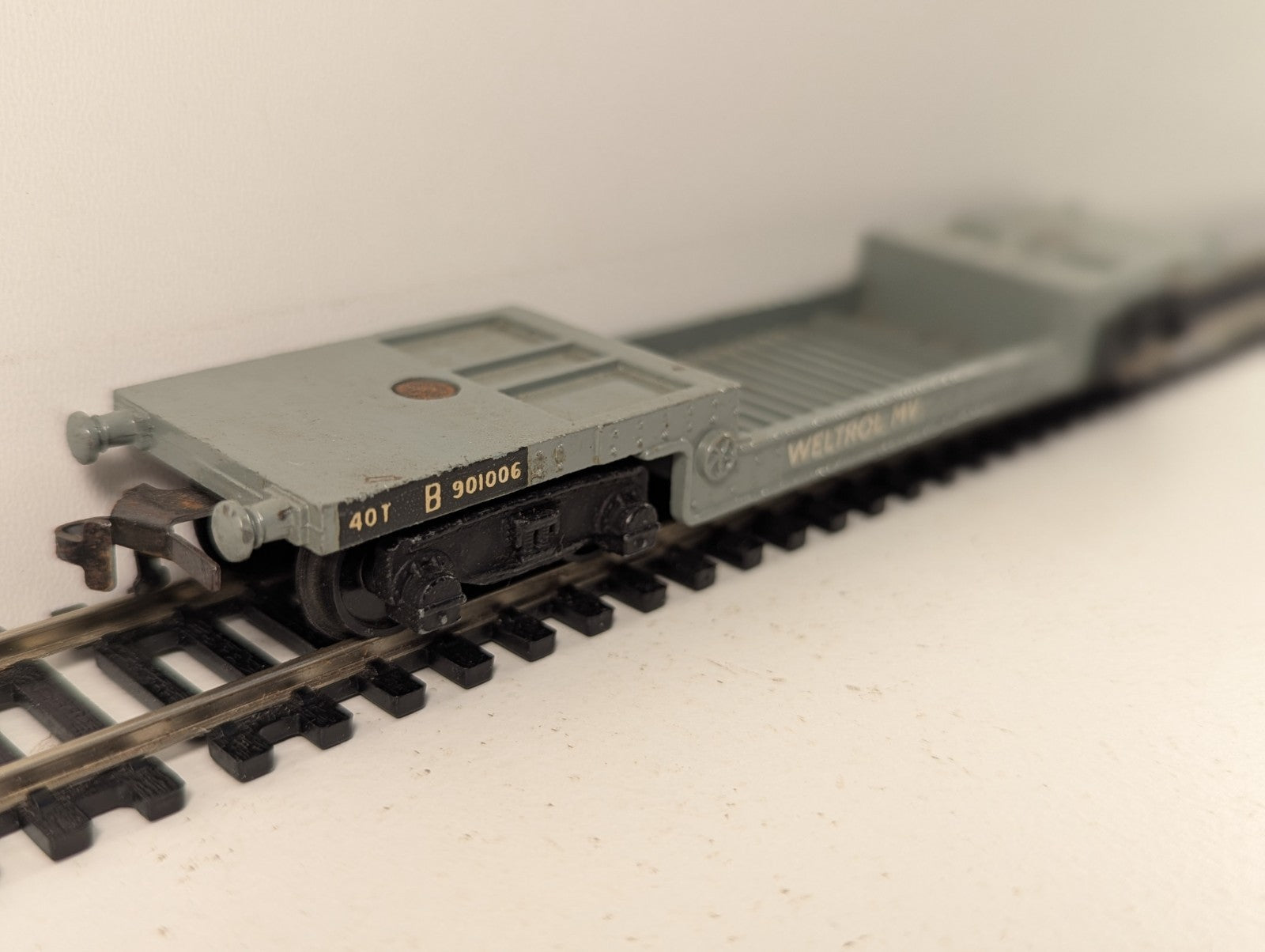 Hornby Dublo 40 Ton Bogie Well Wagon Weltrol MV Grey OO Gauge