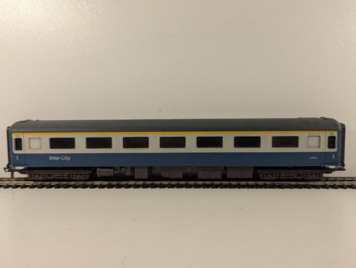 Airfix BR Mk2D First Open Coach OO Gauge