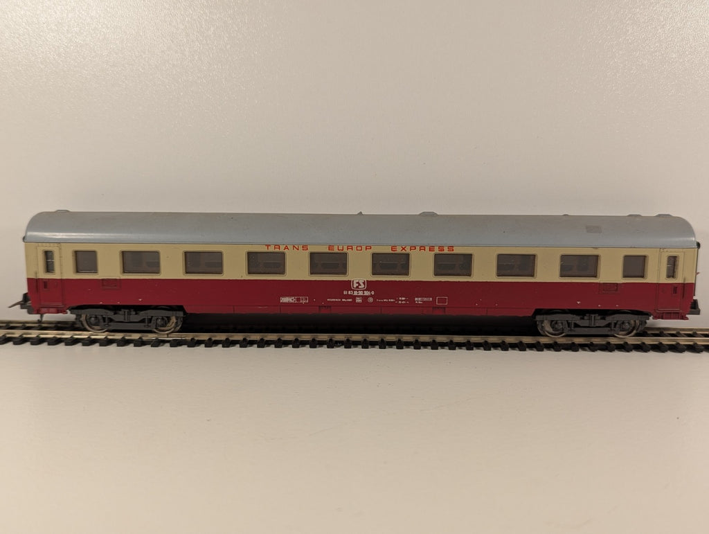 Roco 4294 Bm 2nd Class Passenger Coach – DB – No. 51 80 22-30