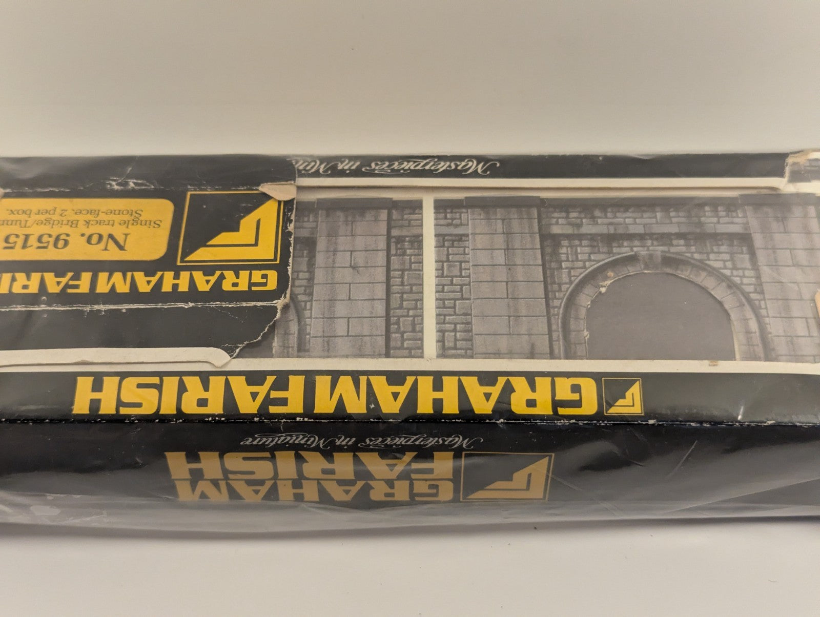Graham Farish 9515 N Gauge Single Track Bridge & Tunnel Kit