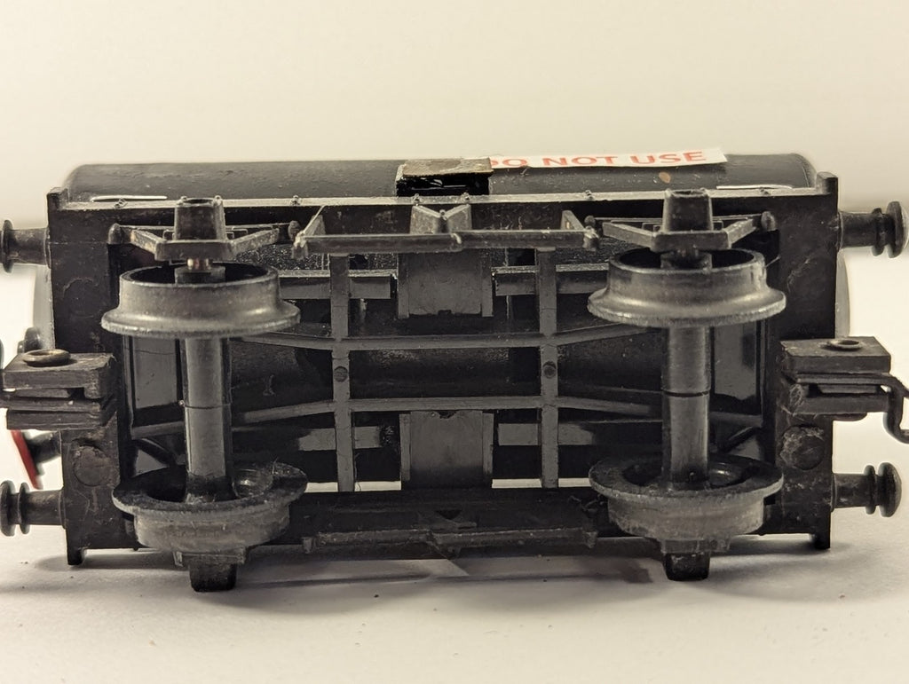 Tri-ang OO Gauge 4-Wheel Tank Wagon Custom Black