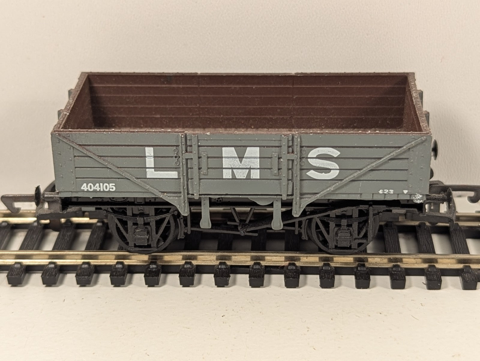 Dapol OO Gauge LMS Grey Open Plank Wagon