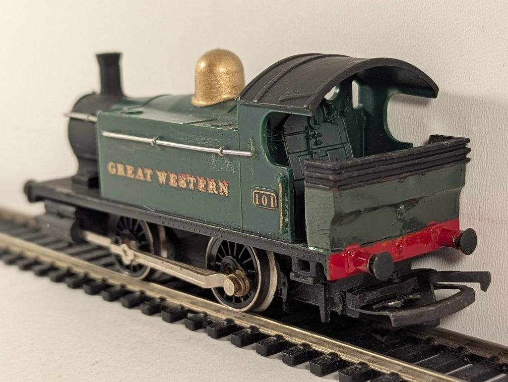 Hornby OO Gauge GWR Holden Class 101 0-4-0T Steam Locomotive GWR Green