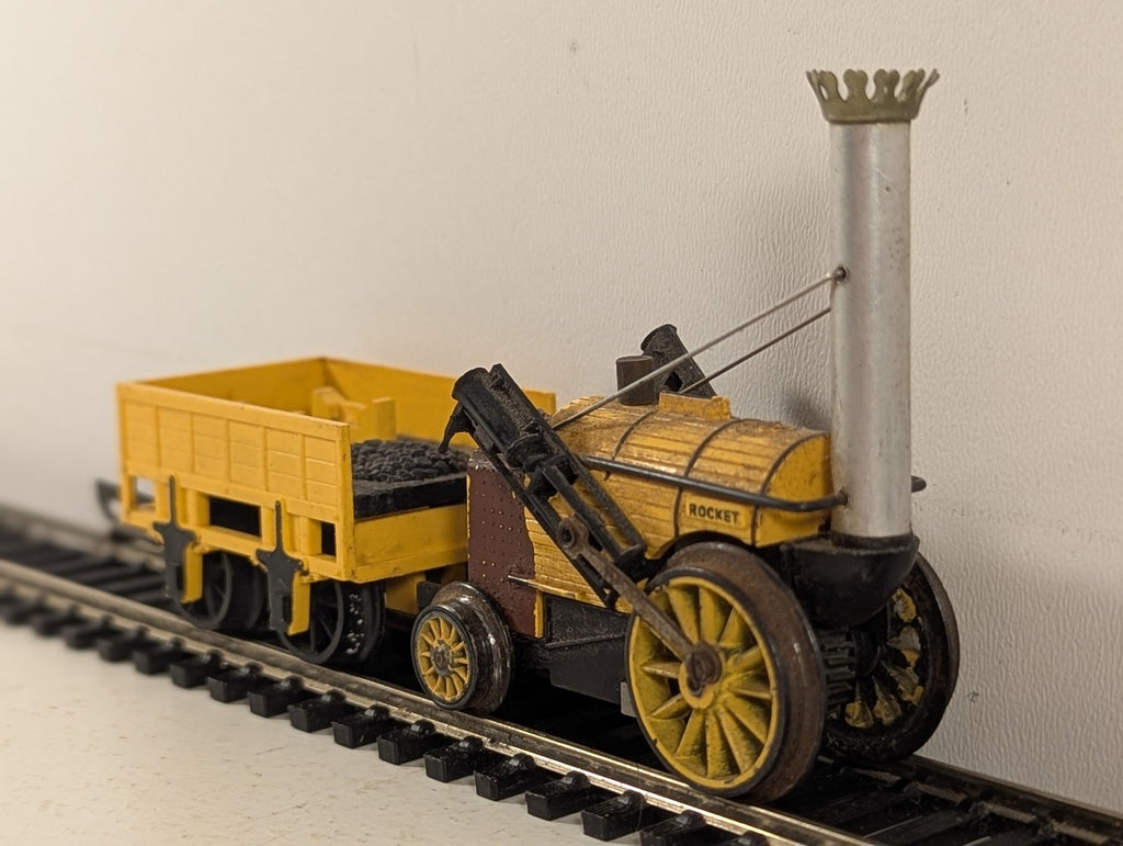 Tri-ang OO Gauge Stephenson's Rocket Steam Locomotive Yellow R651