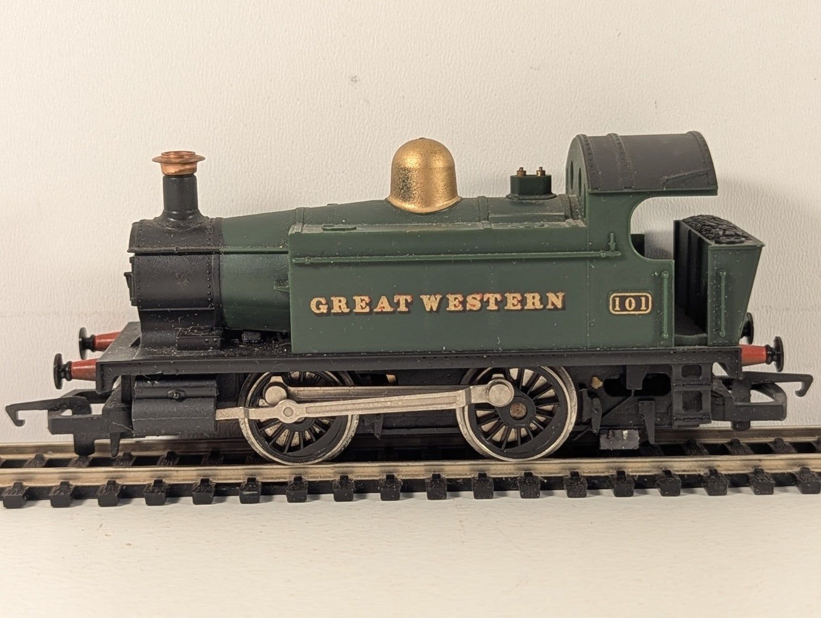 Hornby R077 GWR Holden Class 101 0-4-0T Tank Locomotive OO Gauge