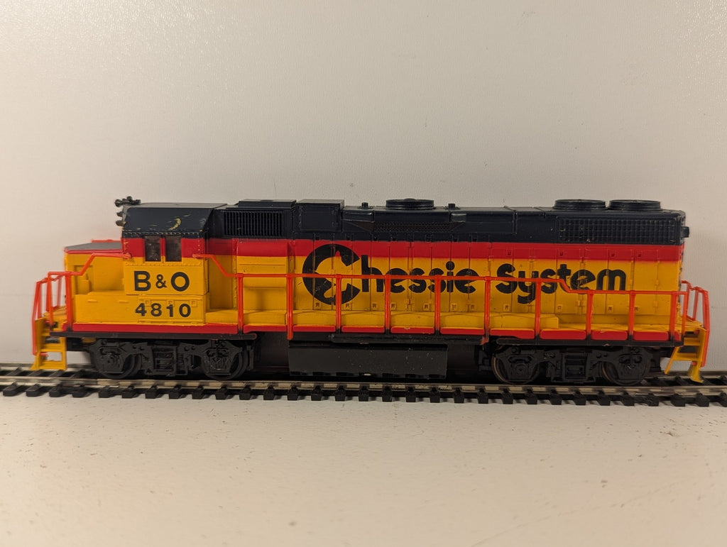Life-Like HO Gauge GP38-2 Diesel Locomotive 4810 Chessie System (B&O)