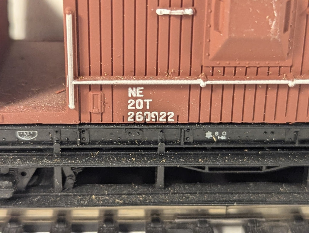 Bachmann OO Gauge NE 20 Ton Goods Brake Van 260922 NE Bauxite
