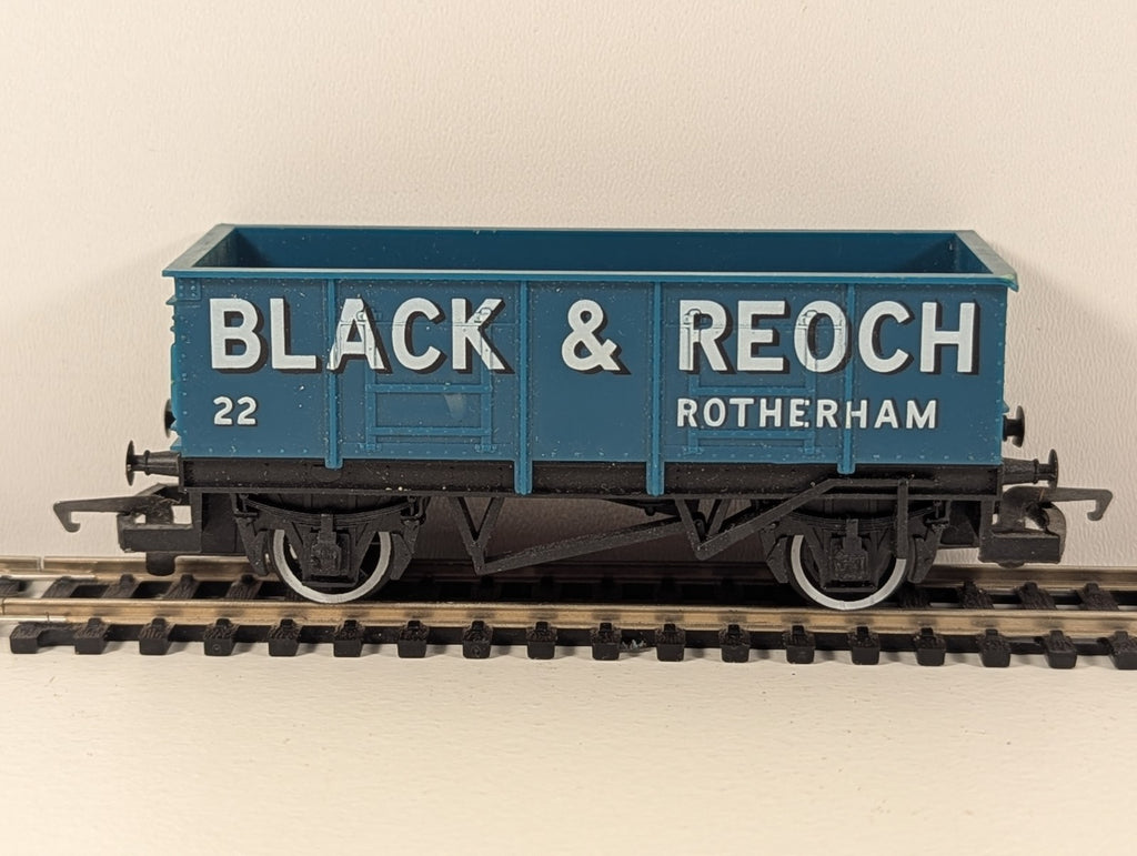 Hornby R021 OO Gauge Black & Reoch Open Mineral Wagon