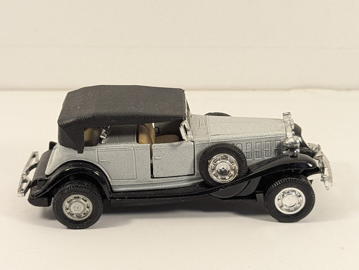 Yatming Cadillac V-16 Phaeton Die-cast Model Car Silver and Black 8503