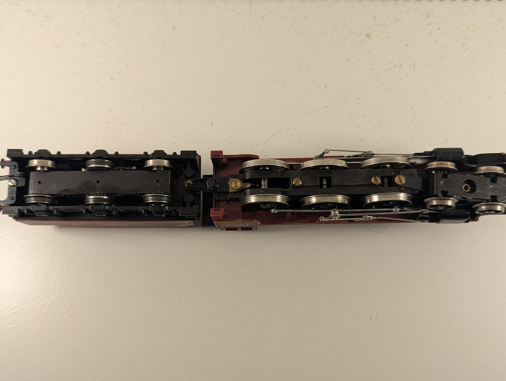 Hornby OO Gauge LMS Class 5 Locomotive 4657 LMS Maroon R859