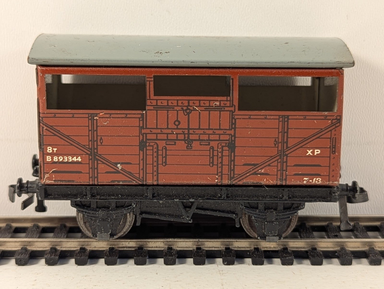Hornby Dublo 8 Ton Cattle Wagon Brown OO Gauge - Boxed