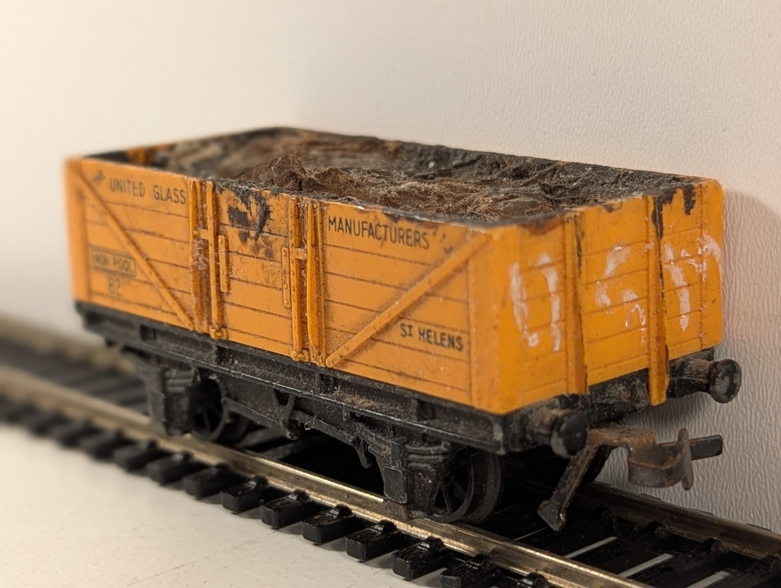 Hornby Dublo 4660 United Glass Manufacturers 5 Plank Open Wagon Weathered
