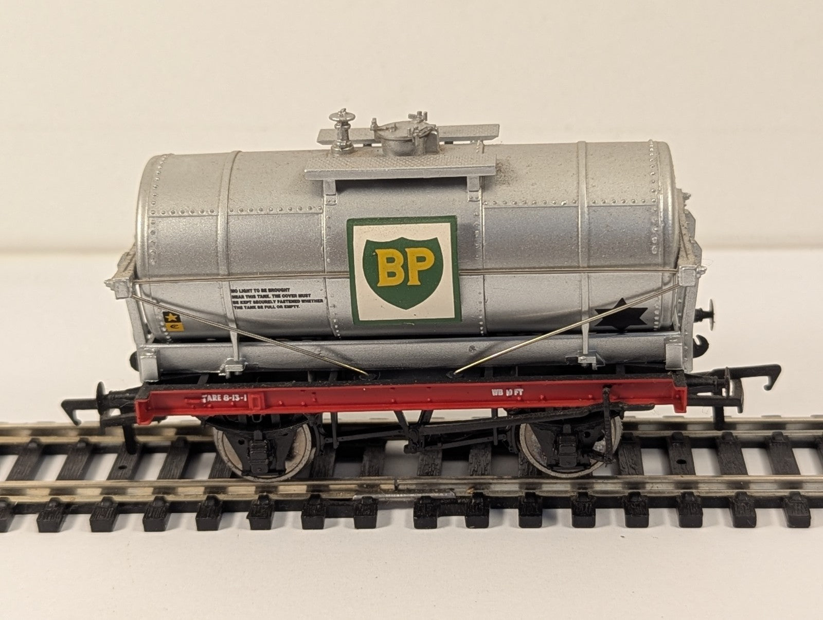 Bachmann OO Gauge 14 Ton Tank Wagon 36 BP Silver 37-078