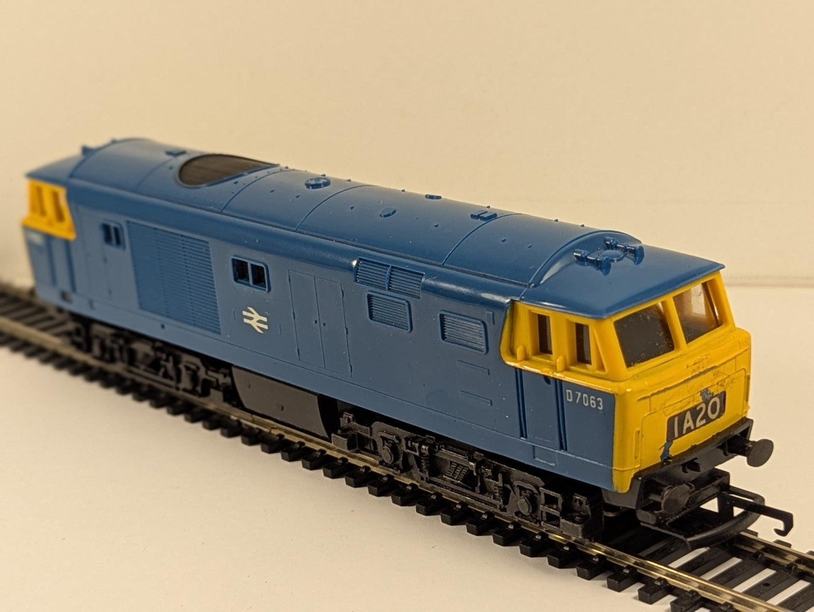 Tri-ang Hornby R758 OO Gauge Hymek Diesel BR Blue - Boxed