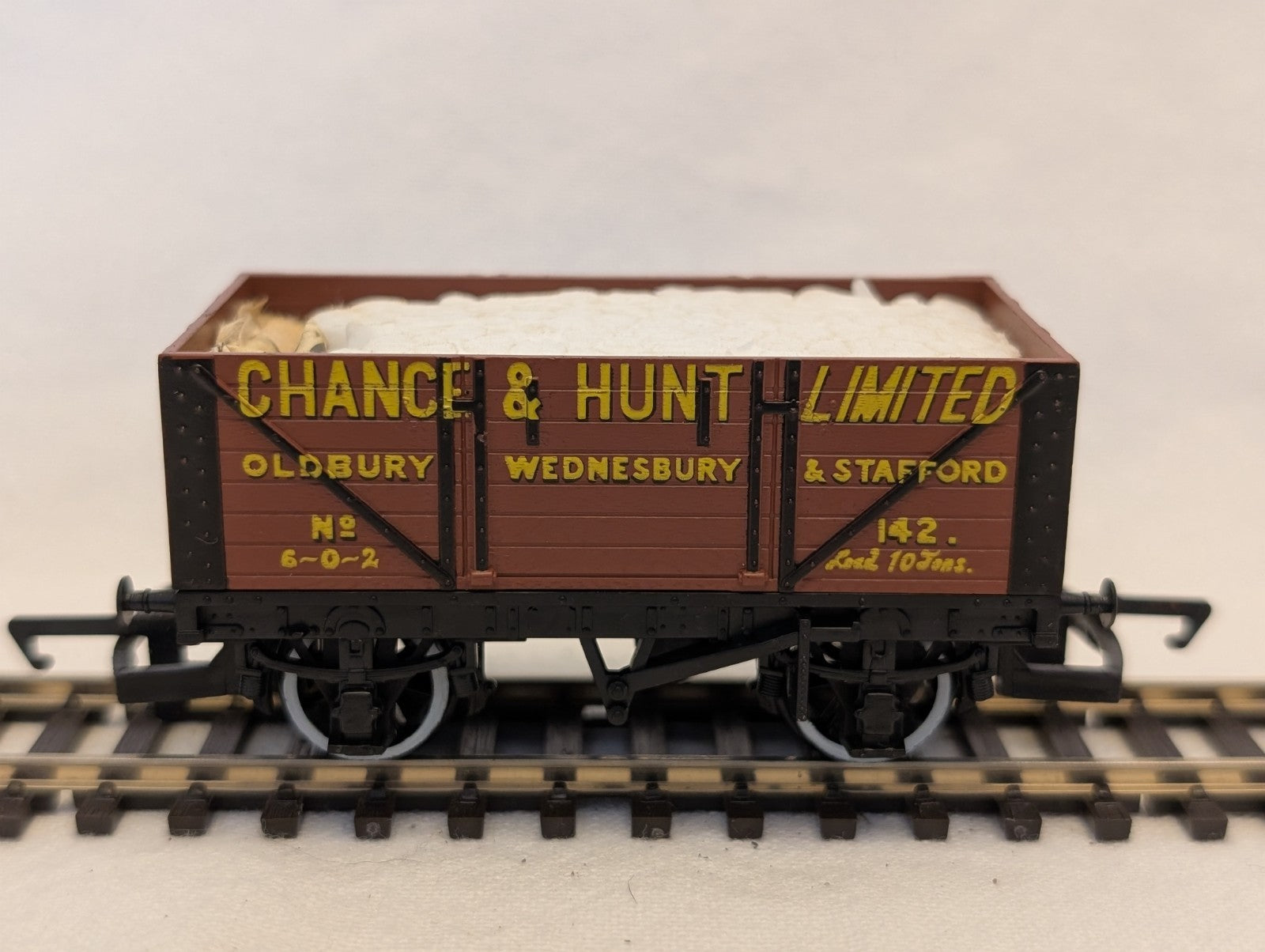 Hornby 5 Plank Wagon 'Chance & Hunt' (with Load) Goods Wagon