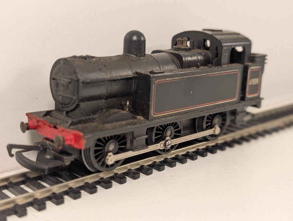 Tri-ang Hornby R52 OO Gauge Class 3F Jinty 0-6-0T BR Black Missing Funnel