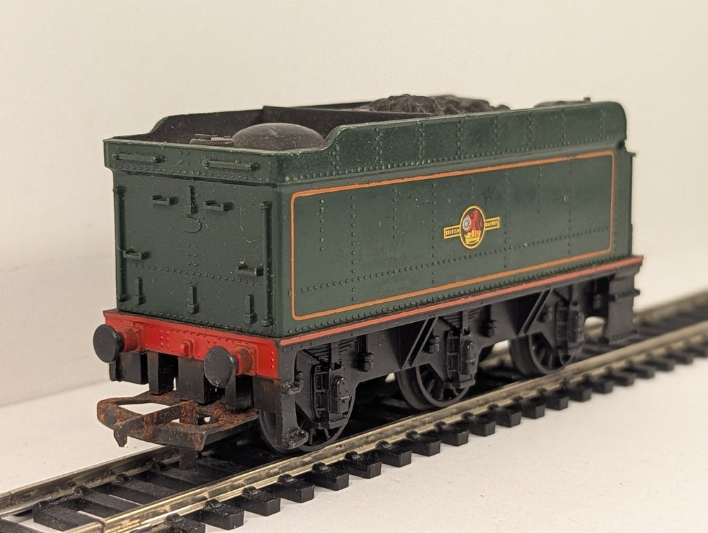 Hornby OO Gauge Fowler 3500 Gallon Tender BR Lined Green (Early Emblem)