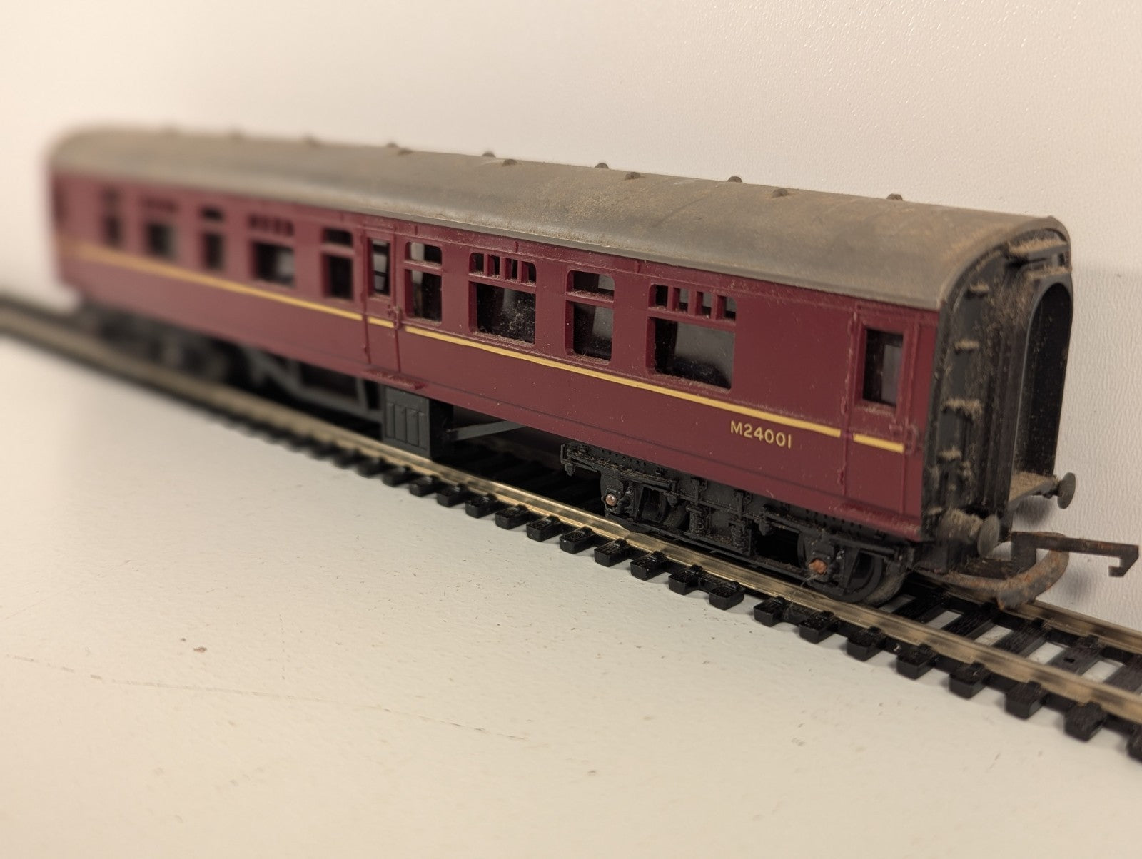 Tri-ang OO Gauge BR Mk1 Composite Coach