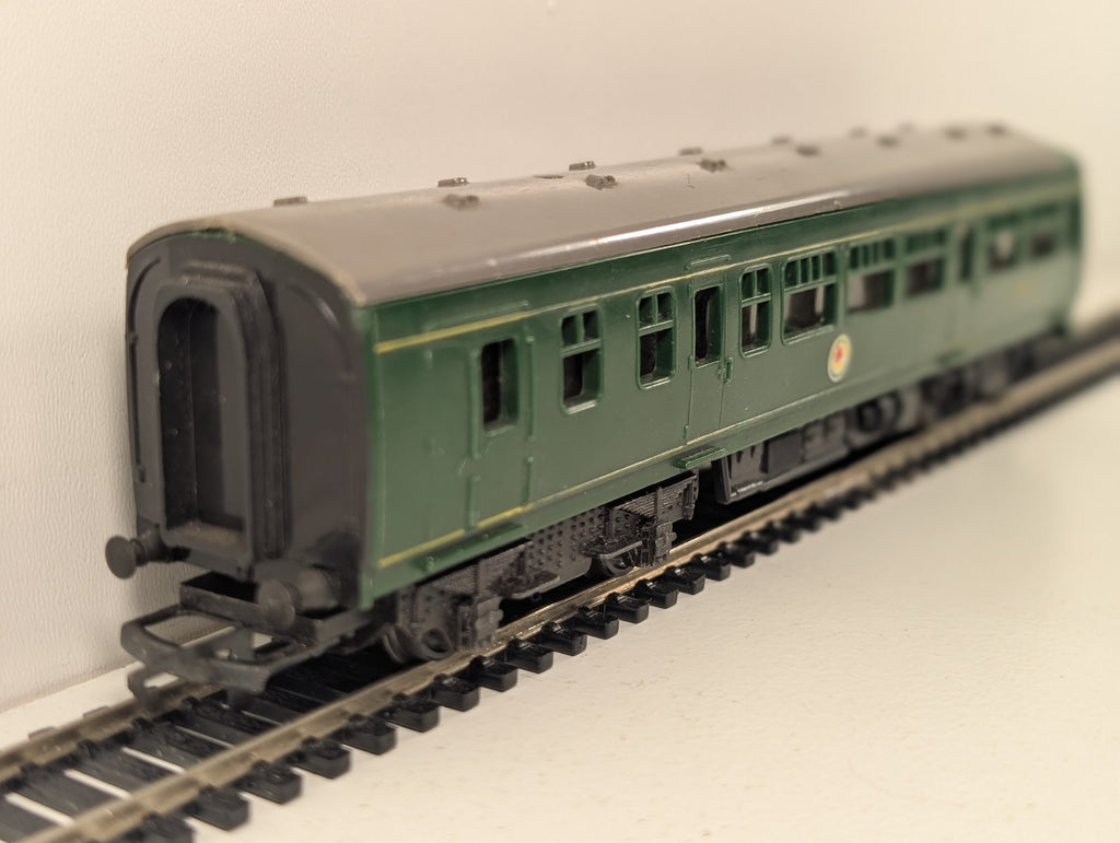 Tri-ang R157 OO Gauge Motorised Class 101 DMU BR Green