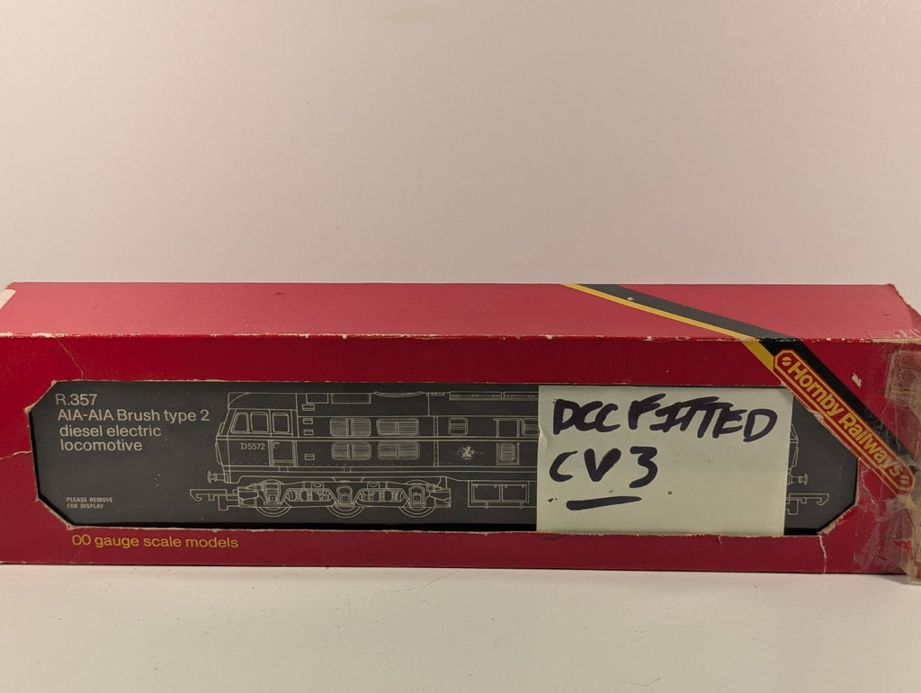 Hornby R357 OO Gauge Class 31 Diesel Locomotive BR Green DCC Fitted Boxed