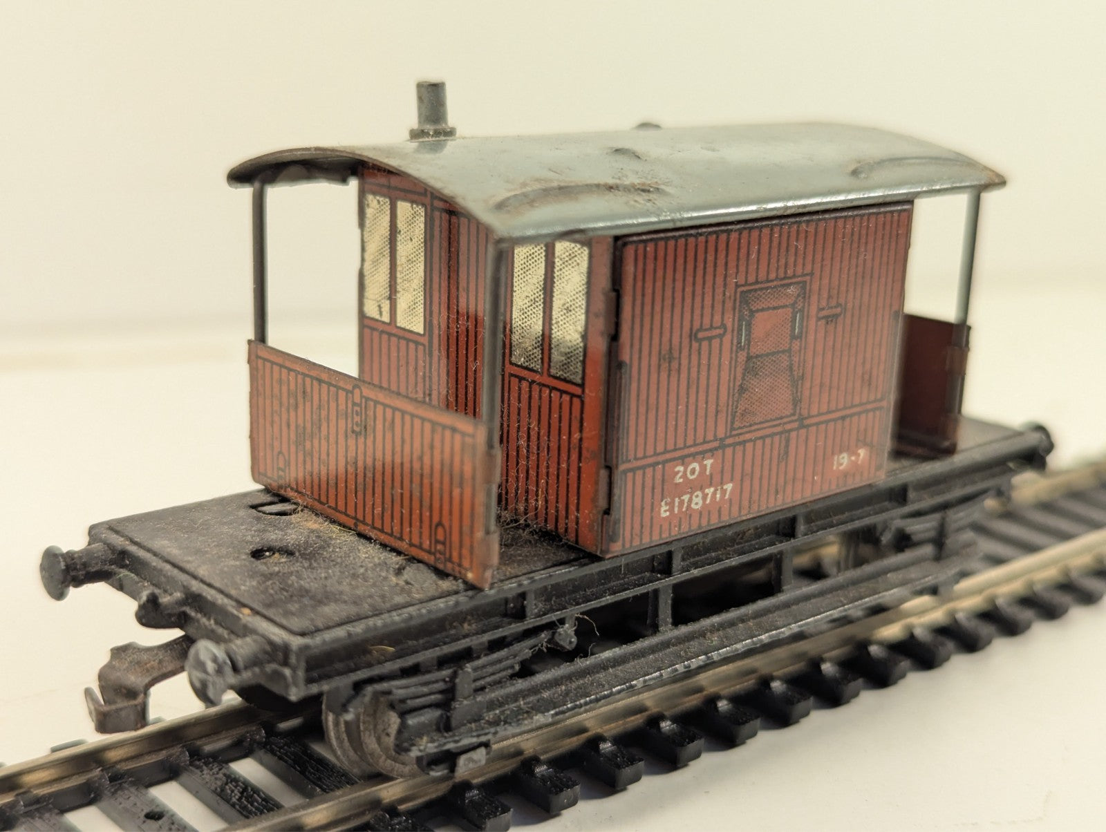 Hornby Dublo OO Gauge 20 Ton Brake Van