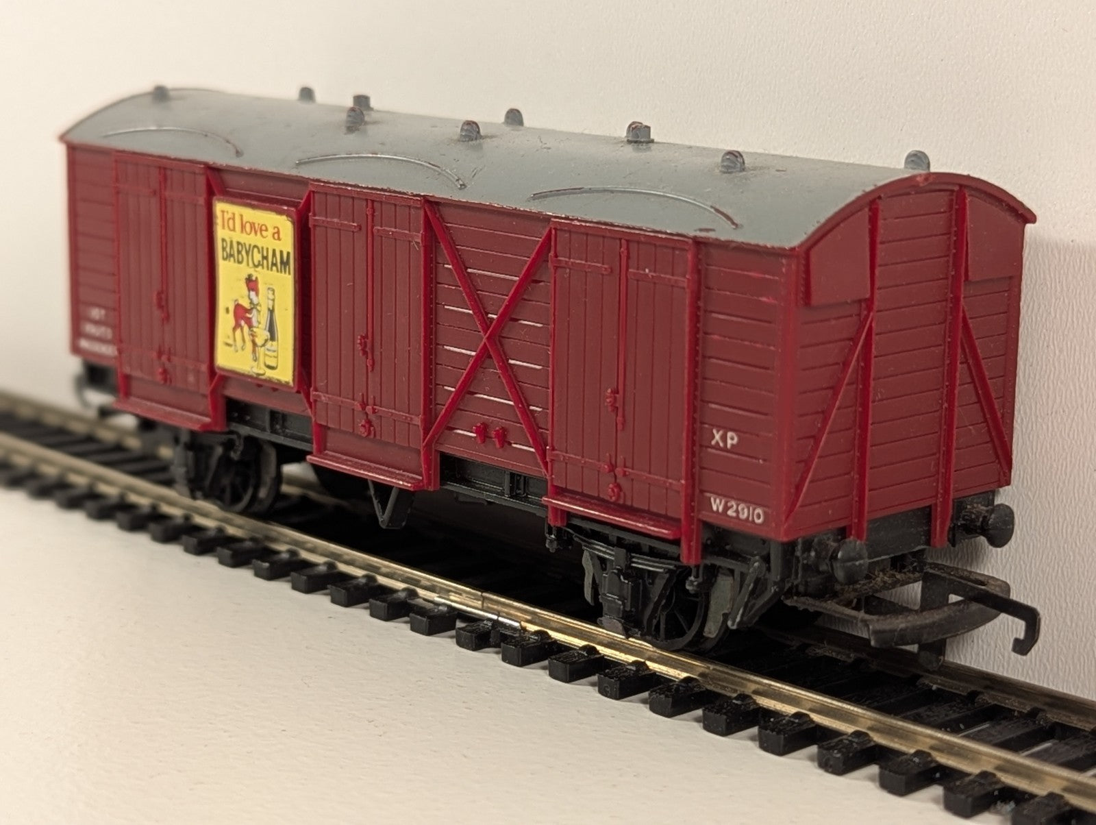 Wrenn W4305P GWR Passenger Fruit D Van – OO Gauge