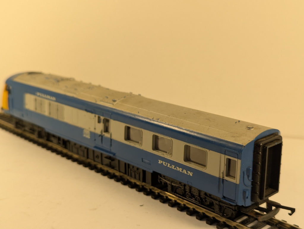 Tri-angHornby R555 OOGauge BR Blue Pullman Class 251 DMU Power Car - non runner