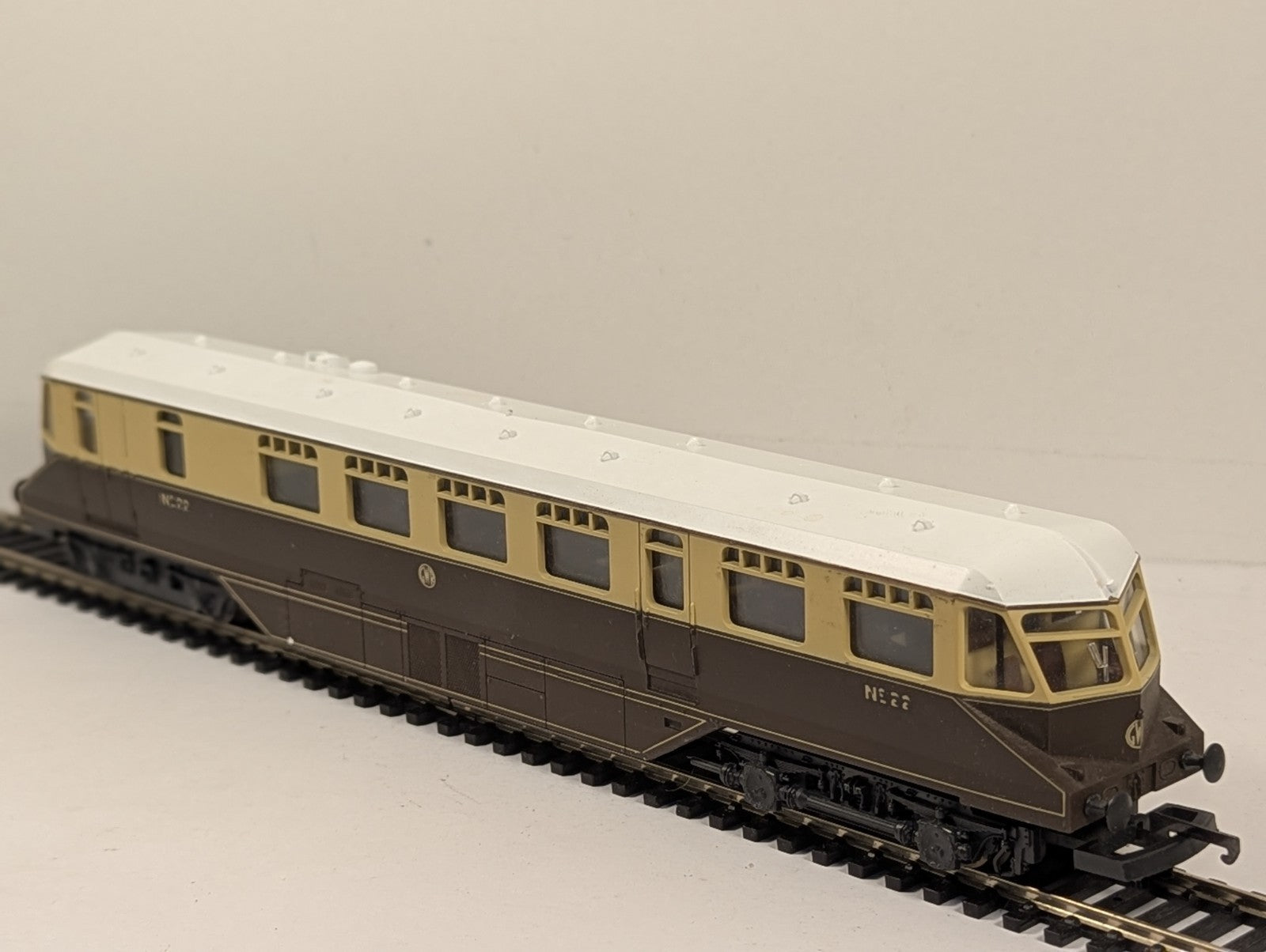 Lima OO Gauge GWR Railcar Diesel Railcar No 22 GWR Chocolate and Cream