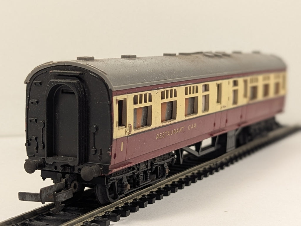 Tri-ang OO Gauge BR Restaurant Car Passenger Coach M2001 BR Crimson and Cream