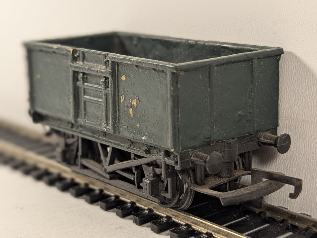 Tri-ang OO Gauge 16-Ton Mineral Wagon Goods Wagon Repainted Green