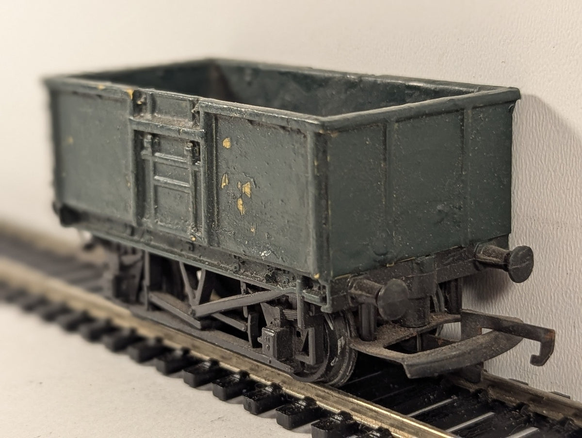 Tri-ang OO Gauge 16-Ton Mineral Wagon Goods Wagon Repainted Green