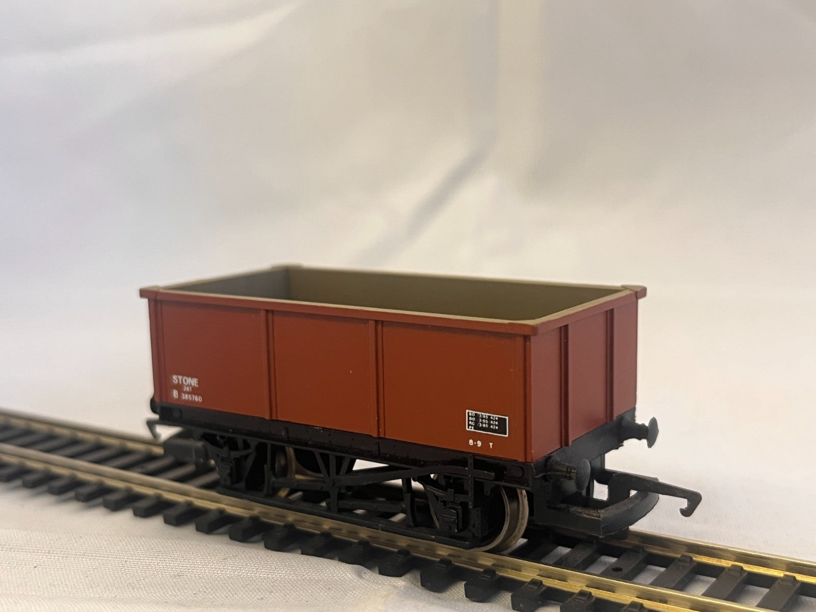 Hornby R239 OO Gauge BR Steel Mineral Wagon